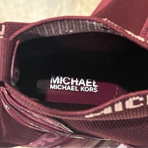 Michael Kors Swift Stretch Knit Crocodile EmbossedSneaker Booties. New - Picture 4 of 7